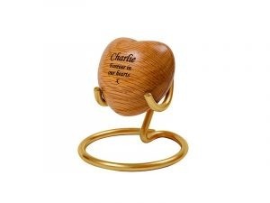 Standaard geschikt voor houten hart en Paw print urn