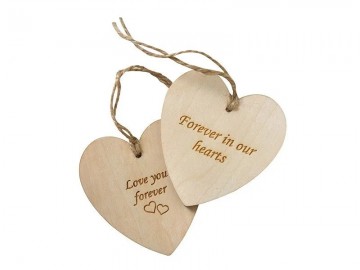 Houten hart gegraveerd